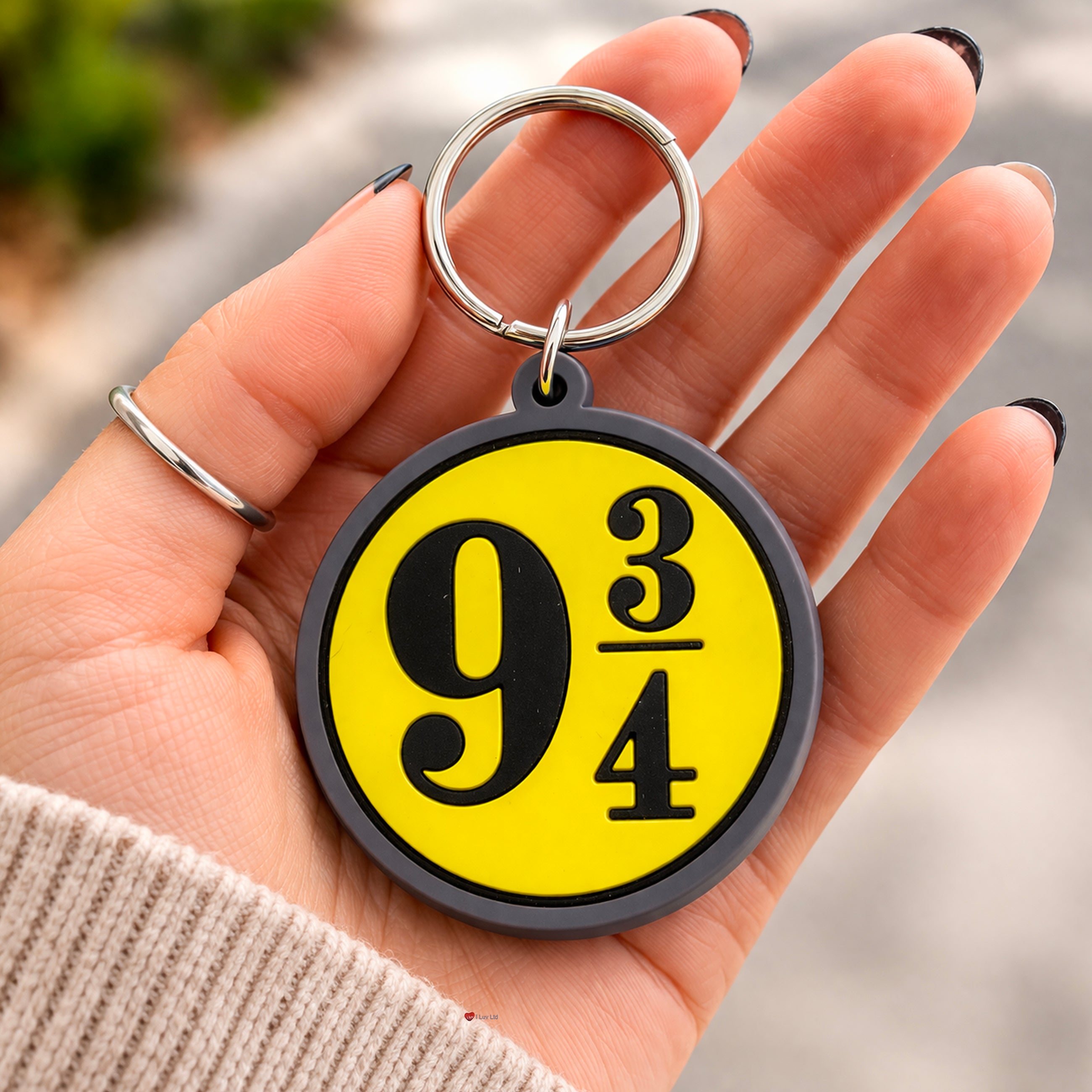 Harry Potter Platform 9 3/4 PVC Keychain – Hogwarts Express Rubber Keyring Platform 9¾ Collectible Charm