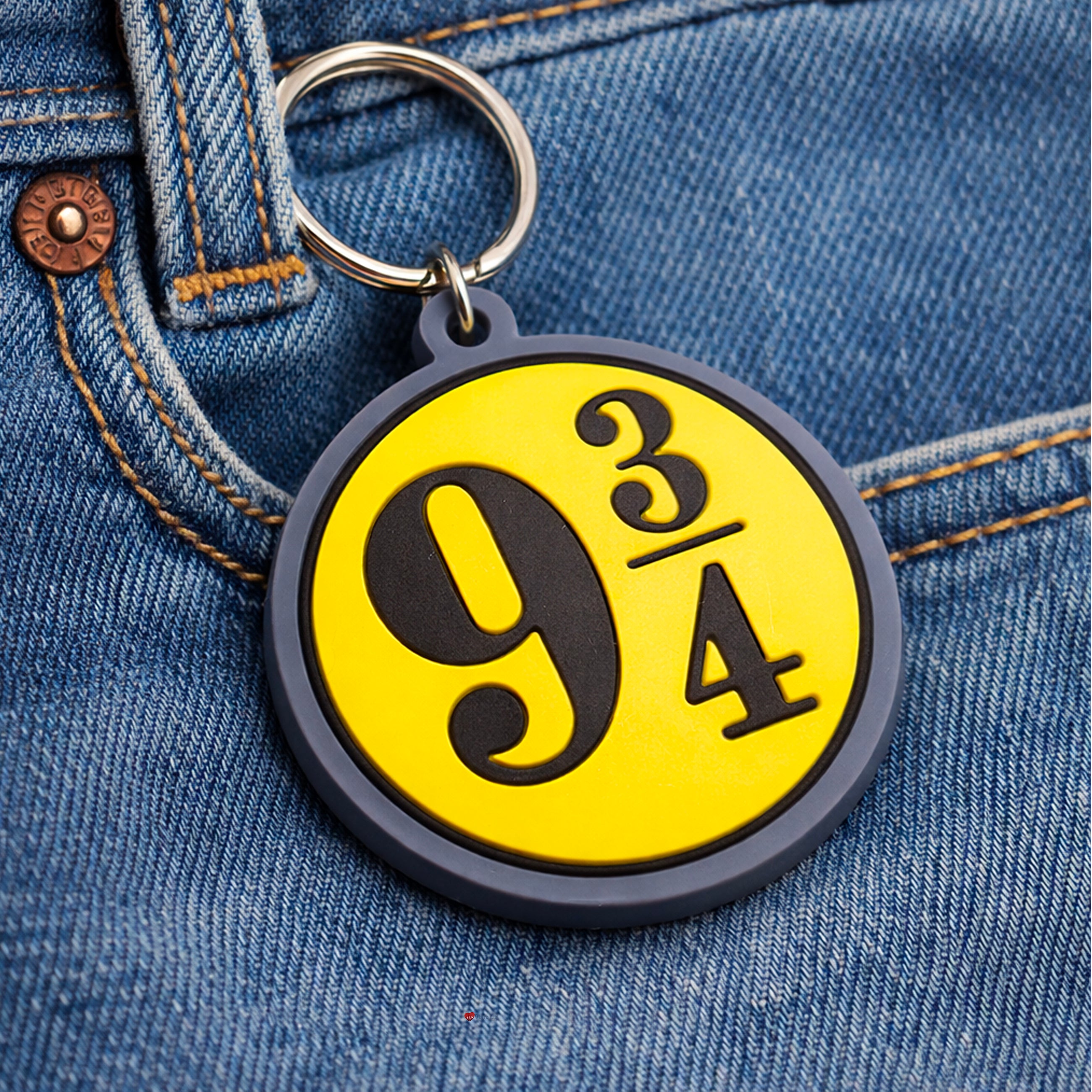 Harry Potter Platform 9 3/4 PVC Keychain – Hogwarts Express Rubber Keyring Platform 9¾ Collectible Charm