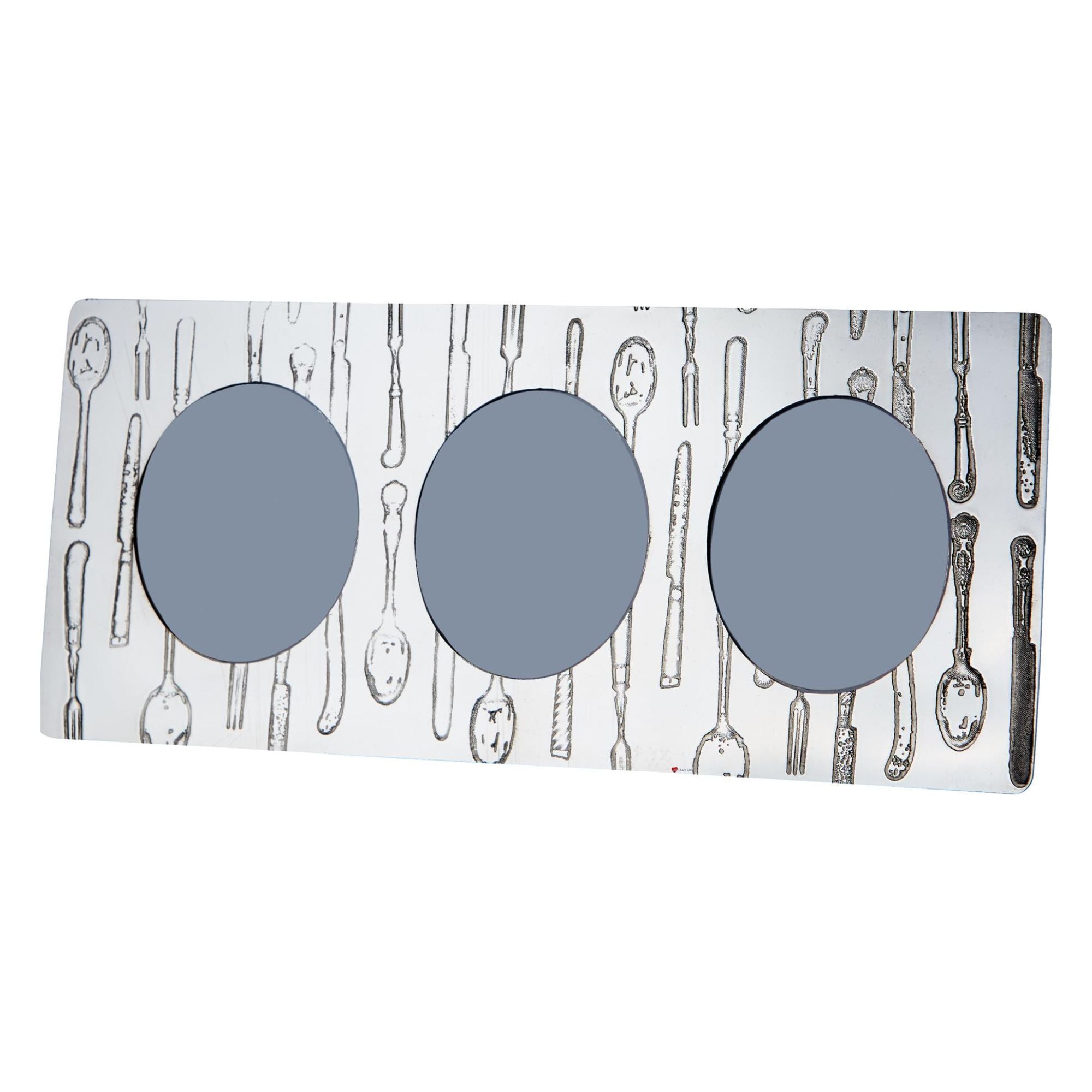 Rectangular mat with spoon pattern and three gray circles on a white background